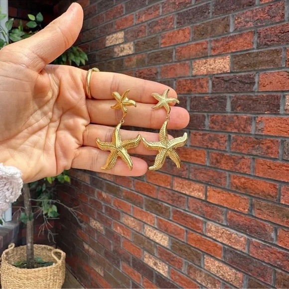Anthropologie Starfish 18K Gold Stainless Steel Waterproof  Earrings - Picture 6 of 15